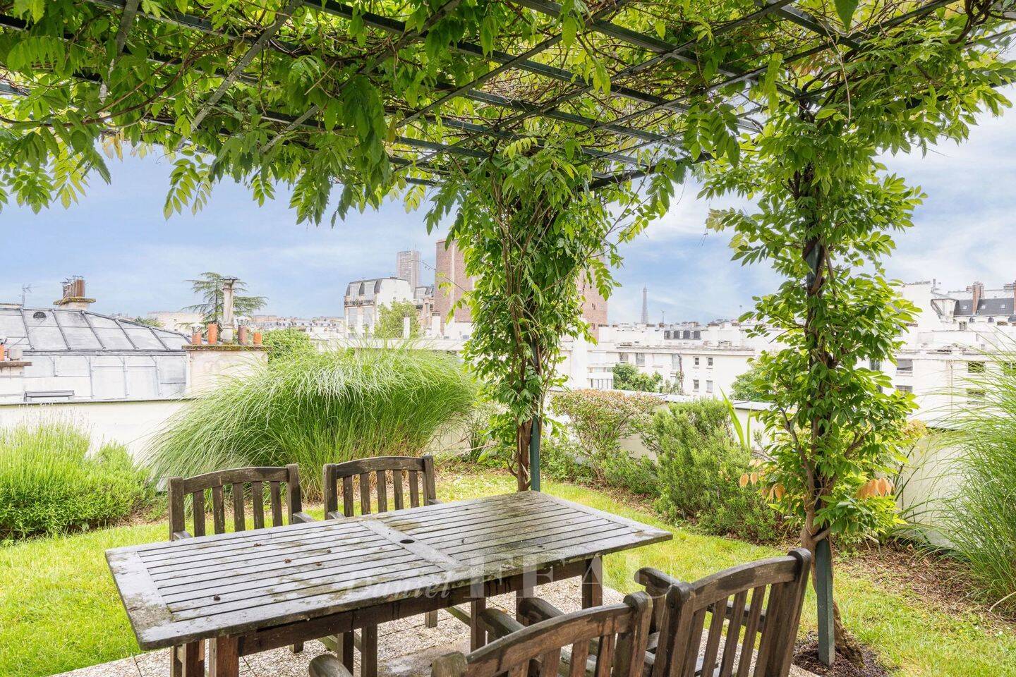 Maison 11 pièces 400 m² · à Neuilly-sur-Seine · 400 m² · 5 950 000 €