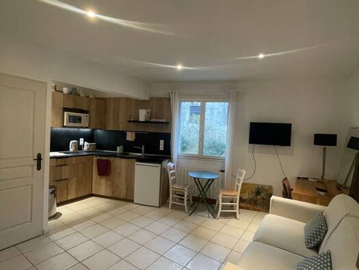 Appartement à louer 600 € 1 pièce 20 m² Vals-les-Bains 07600