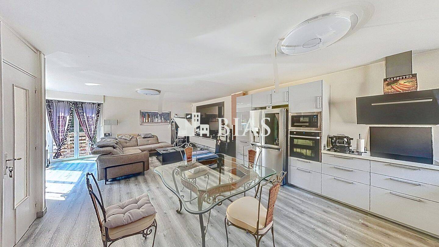 Maison 8 pièces 175 m² · à Argences · 175 m² · 296 800 €
