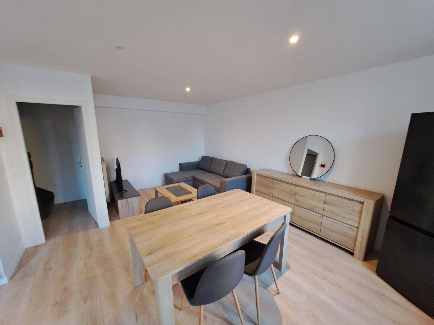 1 pièce 92 m² · à Fontenay-le-Comte · 92 m² · 419 €
