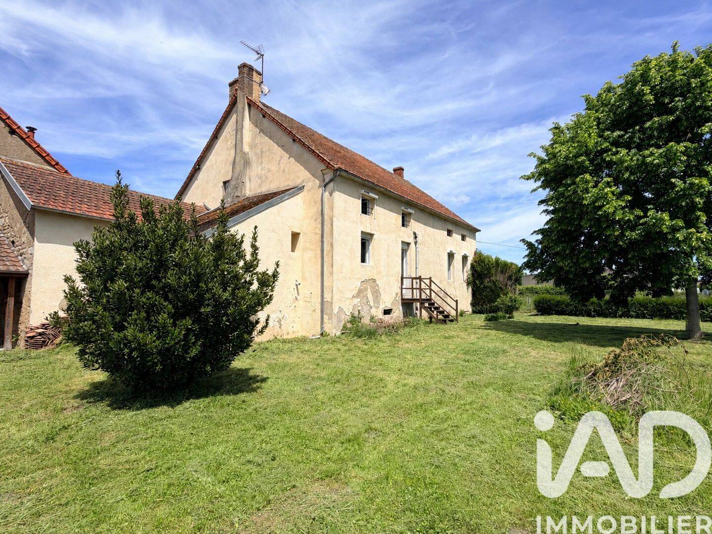 Maison 7 pièces 193 m² · à Saint-Léger-du-Bois · 192,9 m² · 181 000 €