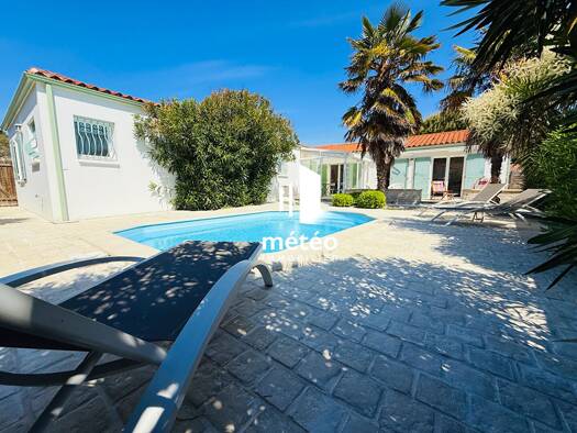 Maison de plain-pied à vendre 579 500 € 6 pièces 4 chambres 148 m² 707 m² de terrain La Tranche-sur-Mer 85360