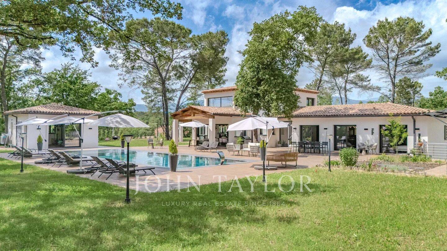 Maison 9 pièces 370 m² · à Saint-Paul-en-Forêt · 370 m² · 2 095 000 €