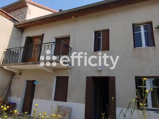 Maison de ville à vendre 70 000 € 7 pièces 3 chambres 110 m² 138 m² de terrain Saillant 63840