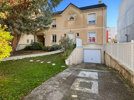 Maison à vendre 685 000 € 7 pièces 5 chambres 162 m² 400 m² de terrain Coteau-Malassis Vitry-sur-Seine 94400