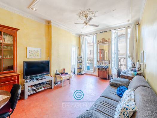 Appartement à vendre 241 500 € 4 pièces 3 chambres 90,8 m² Étage 4/5 Le chapitre Marseille 1er arrondissement 13001