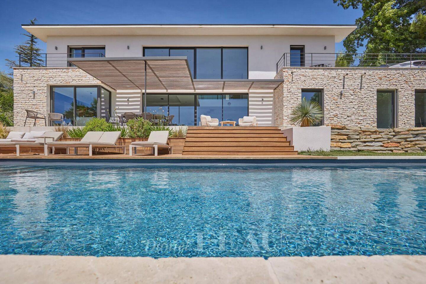 Maison 7 pièces 240 m² · à Aix-en-Provence · 240 m² · 2 390 000 €
