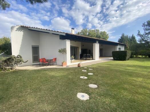 Maison de plain-pied à vendre 749 000 € 5 pièces 4 chambres 195 m² 3 178 m² de terrain Avignon 84000