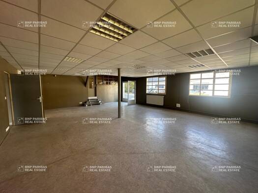 Local d'activités à louer 817 € 265 m² d'espace de stockage Est Fondettes 37230