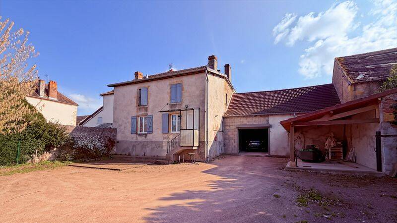 Maison 6 pièces 133 m² · à Semur-en-Brionnais · 133 m² · 159 000 €