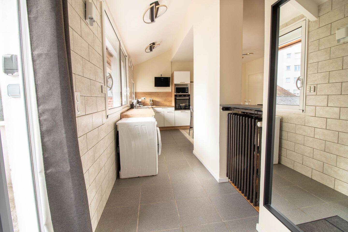 A louer, spacieux duplex neuf et équipé + clim, quartier Jouvence, 87,8 m² carrez et 112,99 m² au sol — 30