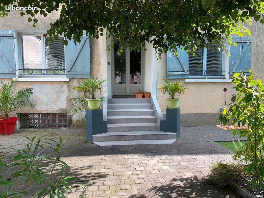 Maison 6 pièces 163 m² · à Thiviers · 163 m² · 156 000 €