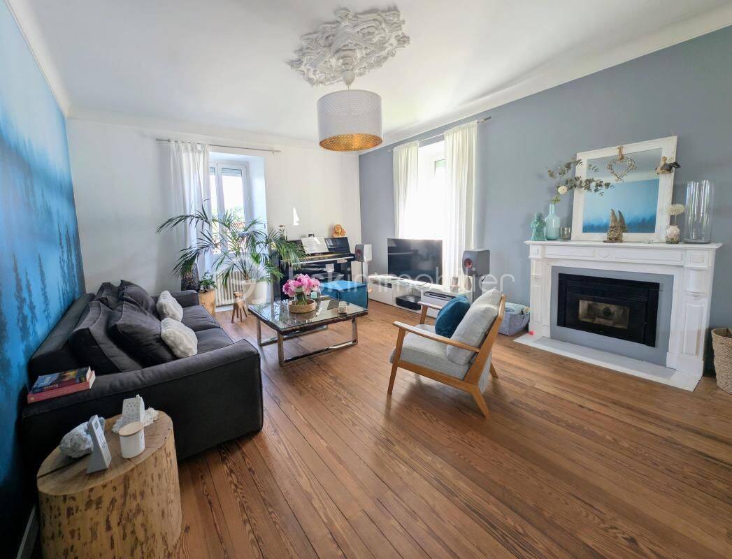 Maison 7 pièces 198 m² · à Saint-Julien-de-Concelles · 198 m² · 439 000 €