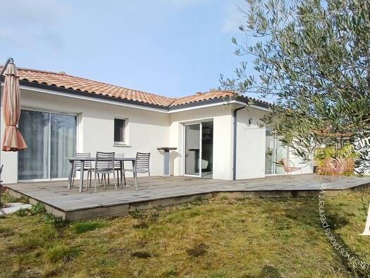 Maison à vendre 380 000 € 4 pièces 3 chambres 97 m² 650 m² de terrain Azur 40140