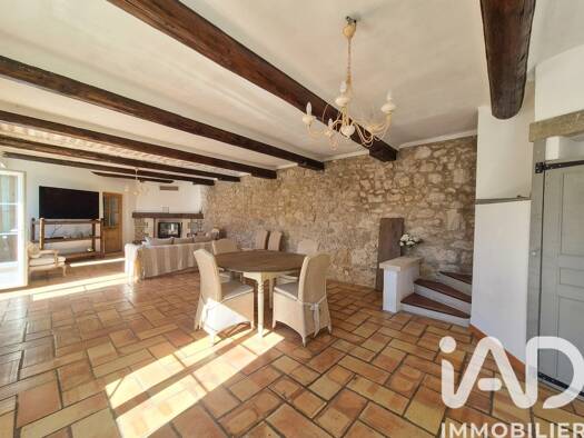 Mas à vendre 479 000 € 7 pièces 4 chambres 165 m² 670 m² de terrain Cheval-Blanc 84460