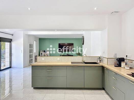 Maison à vendre 375 000 € 6 pièces 4 chambres 150 m² 4 747 m² de terrain Luzillé 37150