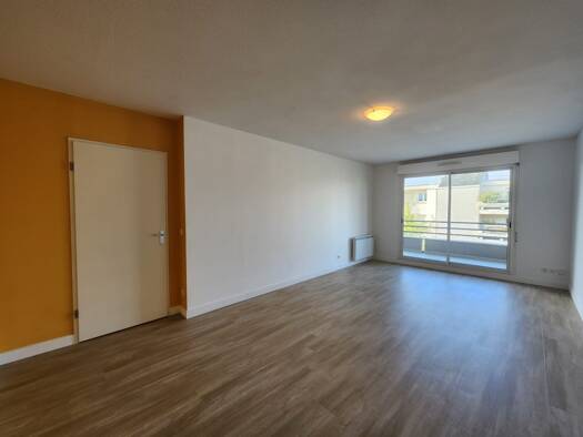Appartement à louer 837 € 3 pièces 2 chambres 65,3 m² 3ème étage Palmer Cenon 33150