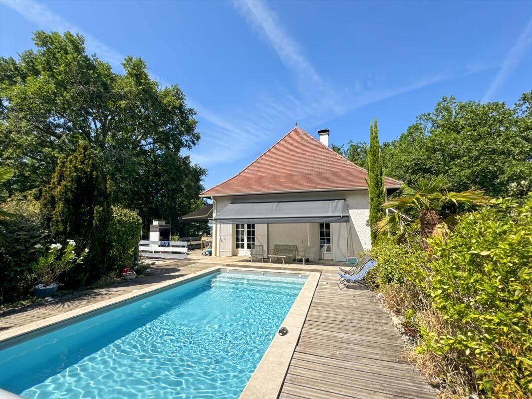 Maison 8 pièces 220 m² · à Coulounieix-Chamiers · 220 m² · 379 500 €