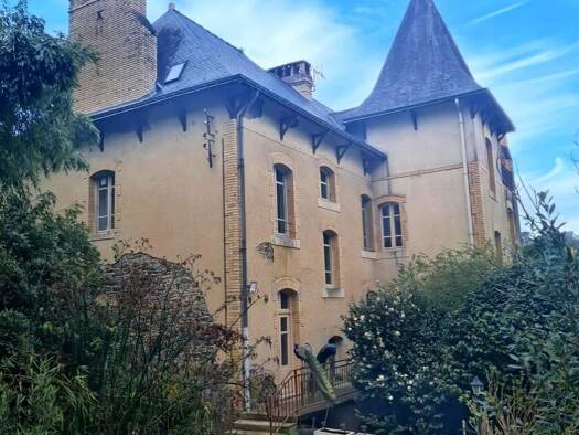 Maison à vendre 602 080 € 14 pièces 8 chambres 338 m² 31 655 m² de terrain Rohan 56580