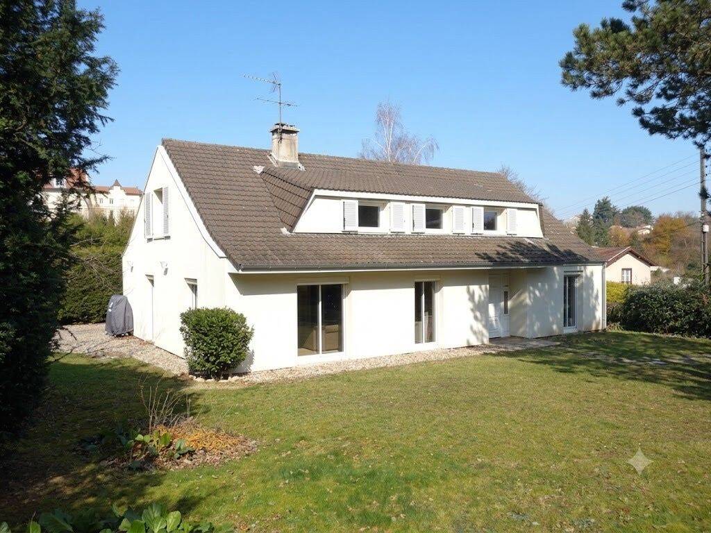 Maison 9 pièces 220 m² · à Caluire-Et-Cuire · 220 m² · 2 490 €