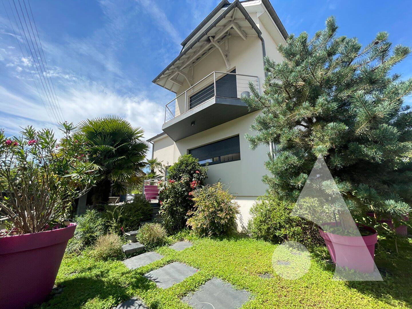Maison 6 pièces 221 m² · à Sainte-Savine · 220,7 m² · 335 000 €