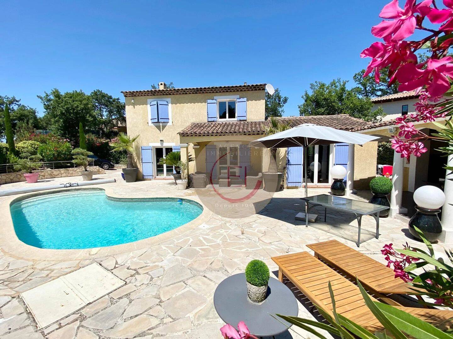 Maison 4 pièces 147 m² · à Les Adrets-de-l'Estérel · 146,8 m² · 590 000 €