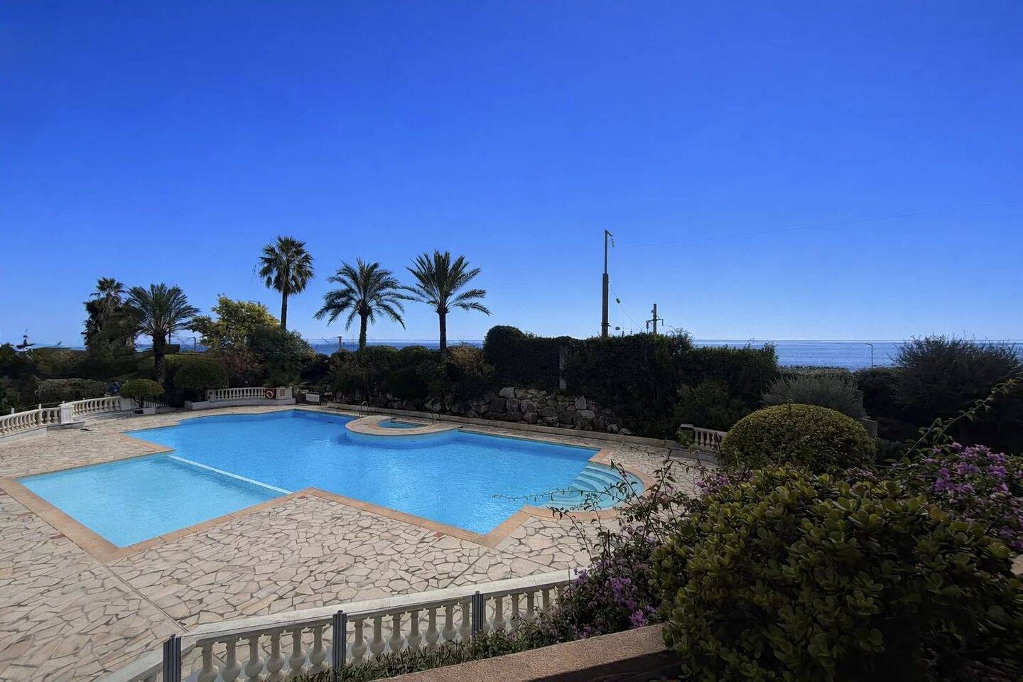 Appartement 2 pièces 27 m² · à Cannes · 26,6 m² · 140 000 €