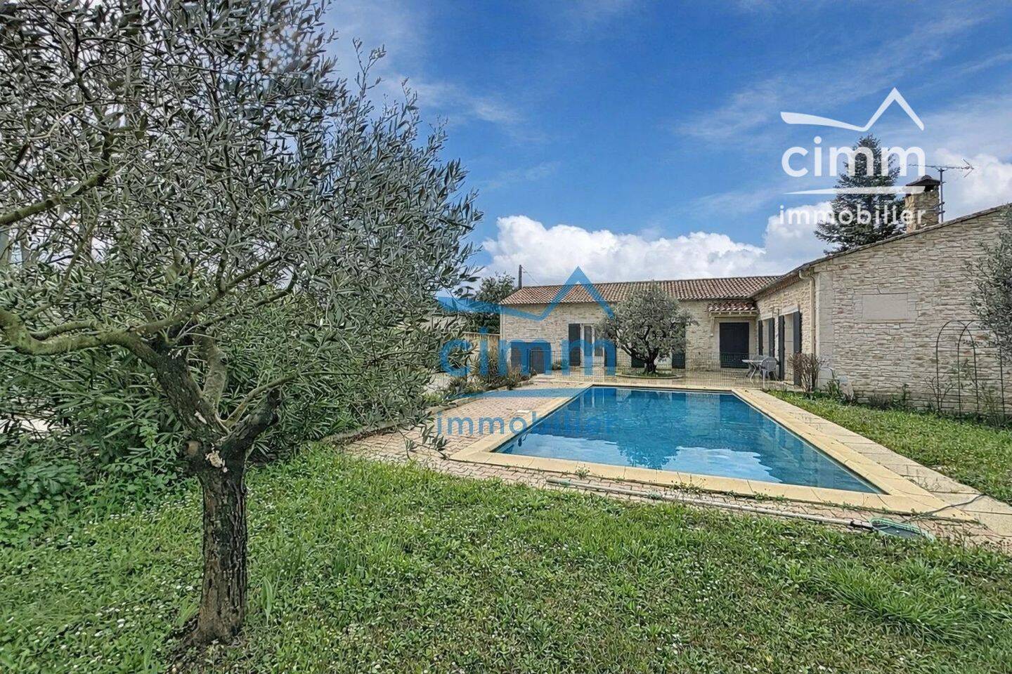 Maison 6 pièces 160 m² · à Loriol-du-Comtat · 160 m² · 479 000 €