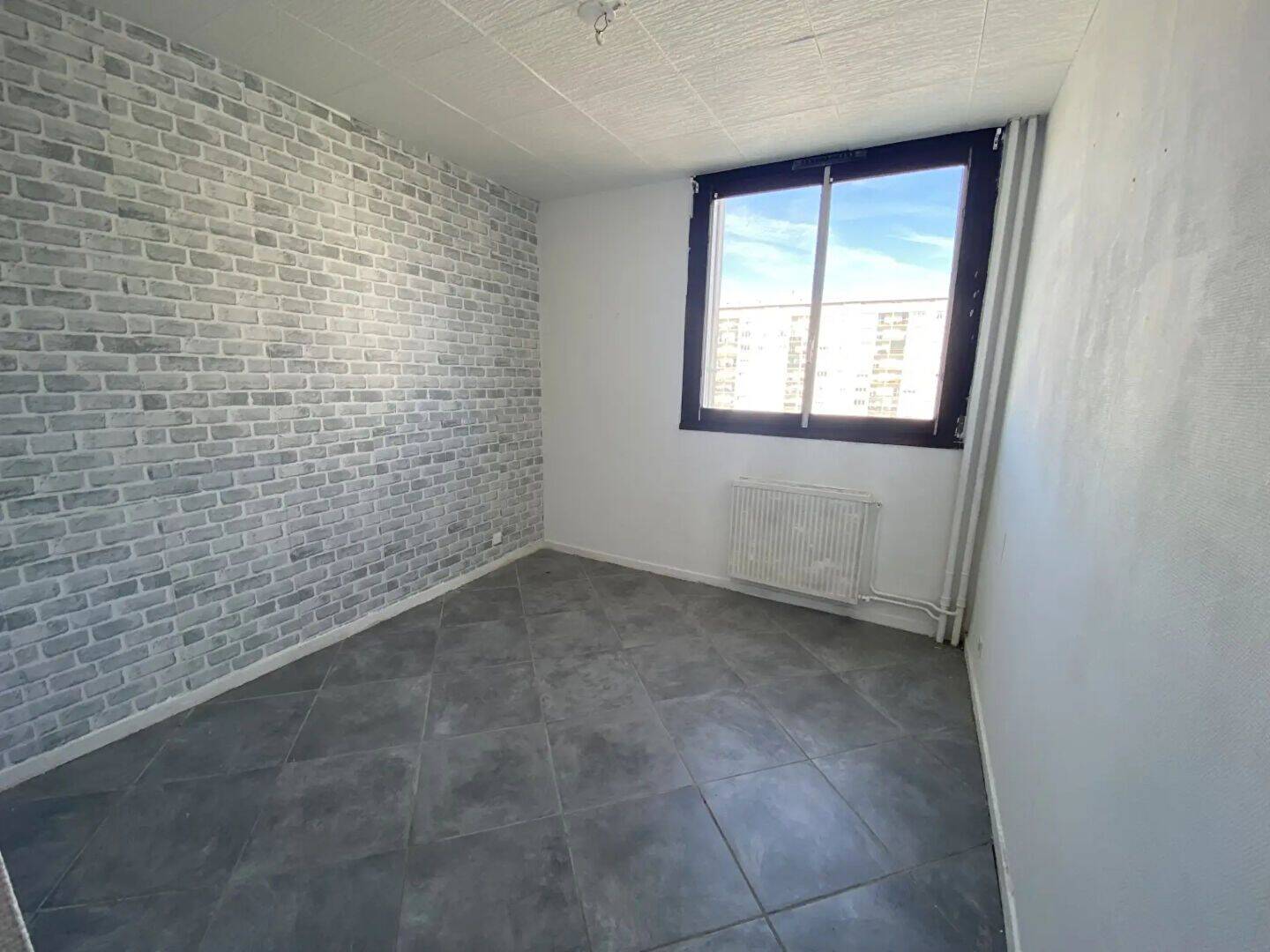Appartement 5 pièces 93 m² · à Chenôve · 92,6 m² · 820 €/mois