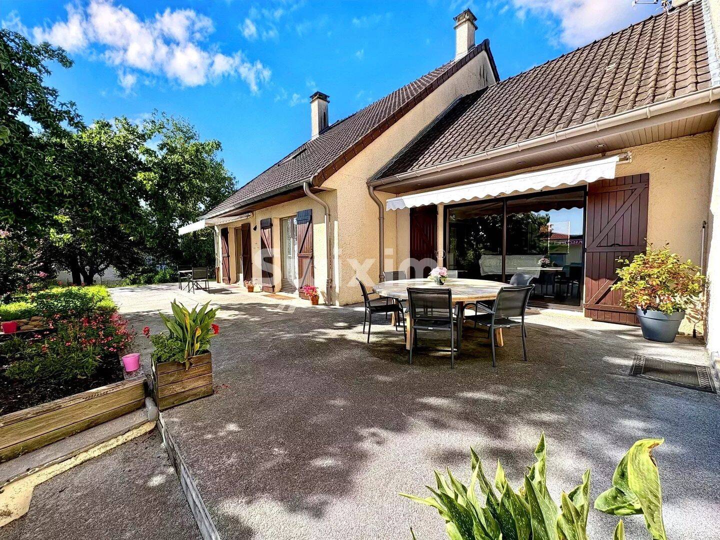 Maison 11 pièces 357 m² · à Digoin · 357 m² · 259 000 €