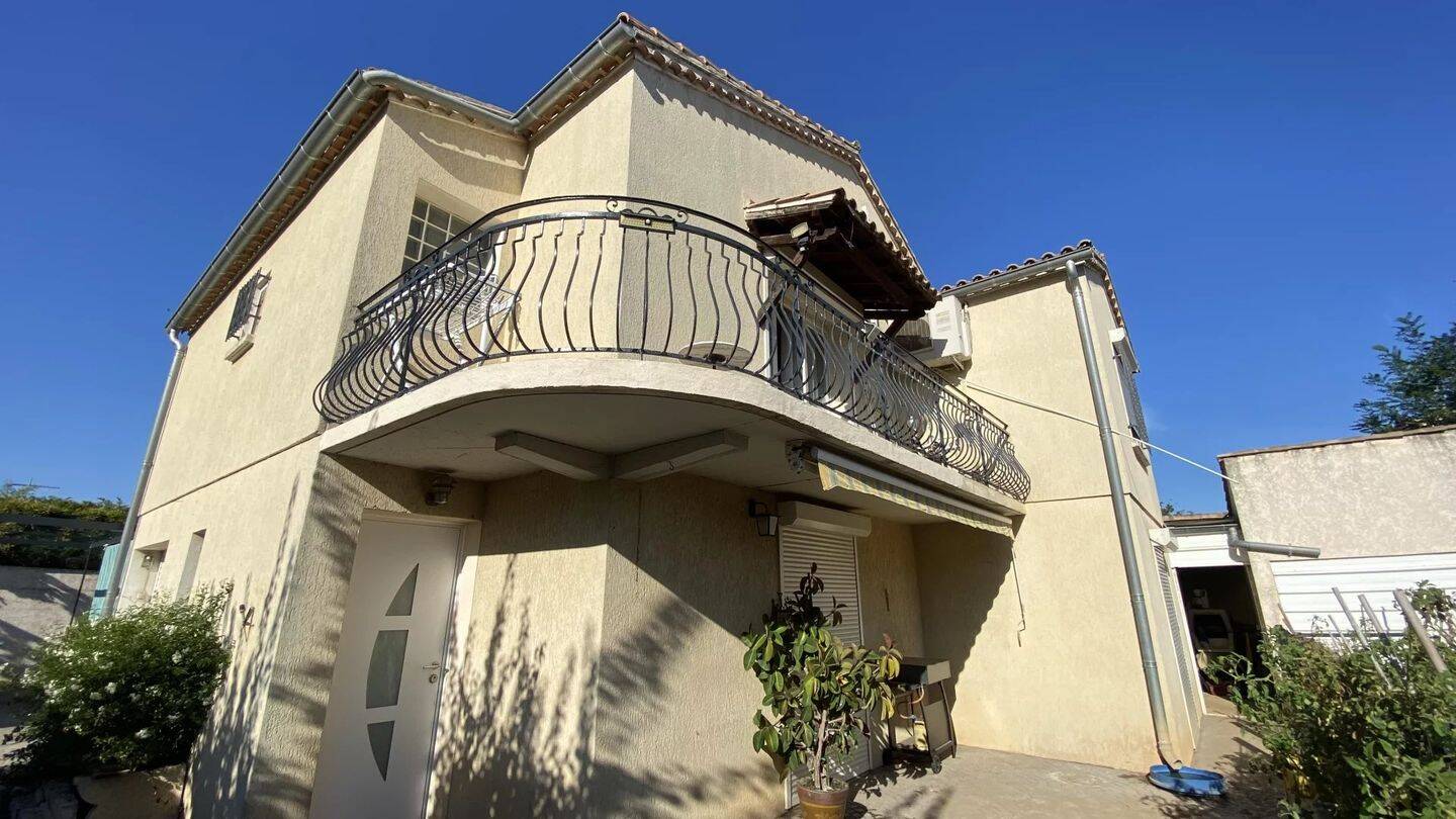 Maison 6 pièces 160 m² · à Garons · 160 m² · 330 000 €