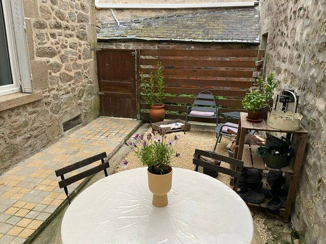 Maison 8 pièces 165 m² · à Saint-Dizier-Masbaraud · 165 m² · 114 500 €