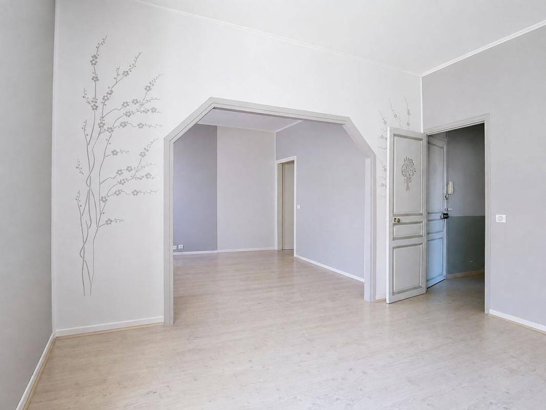 Appartement 5 pièces 107 m² · à Toulon · 107 m² · 250 000 €