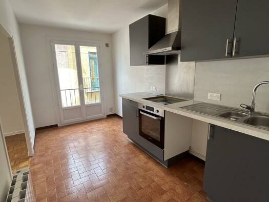 Appartement à louer 575 € 3 pièces 2 chambres 58,7 m² RDC Saint-Just-Saint-Rambert 42170