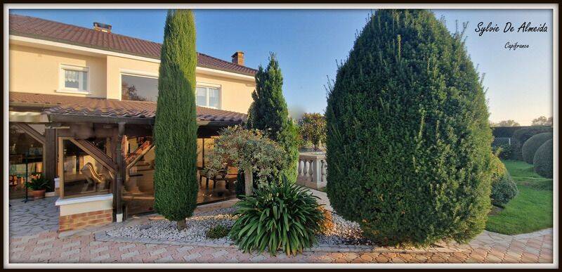 Maison 6 pièces 206 m² · à Bâgé-Dommartin · 206 m² · 289 000 €