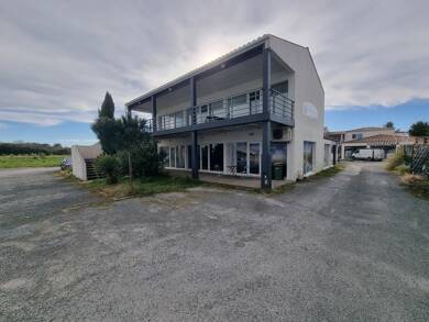 Local commercial à louer 890 € 126 m² de surface de vente Les Ecarts Saint-Pierre-d'Oléron 17310