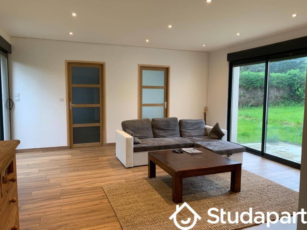 1 pièce 12 m² · à Mont-Saint-Aignan · 12 m² · 500 €