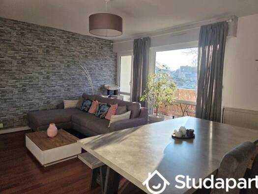 Studio à louer - logement étudiant 400 € 1 pièce 1 chambre 13 m² 1er étage La Croix-Saint Lambert Saint-Brieuc 22000