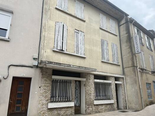 Immeuble à vendre 119 000 € 444 m² Nord Condom 32100