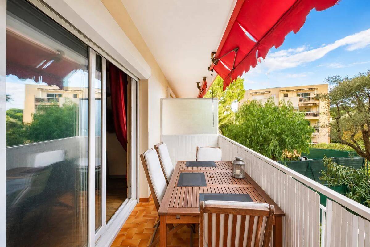 Appartement 2 pièces 62 m² · à Antibes · 62 m² · 300 000 €