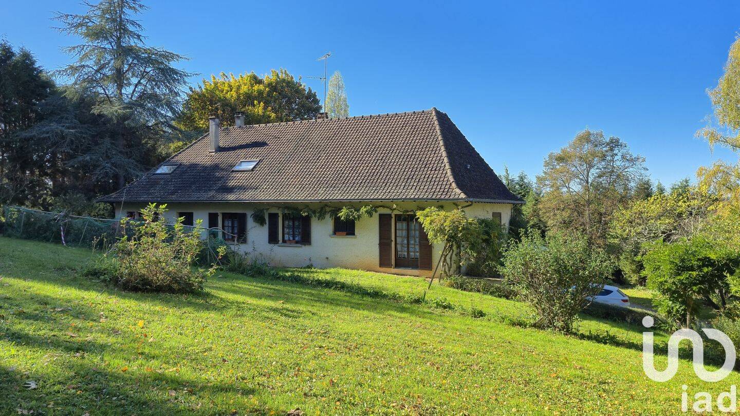 Maison 11 pièces 242 m² · à Saint-Léonard-de-Noblat · 242 m² · 225 000 €
