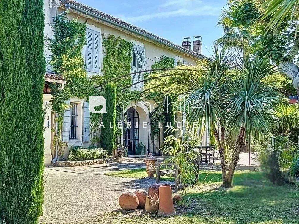 Maison 7 pièces 186 m² · à Saint-Rémy-de-Provence · 186 m² · 1 942 000 €
