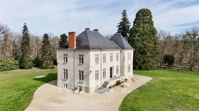 Château à vendre 1 550 000 € 14 pièces 5 chambres 428 m² 40 283 m² de terrain Trois Quartiers-Centre Ville Poitiers 86000