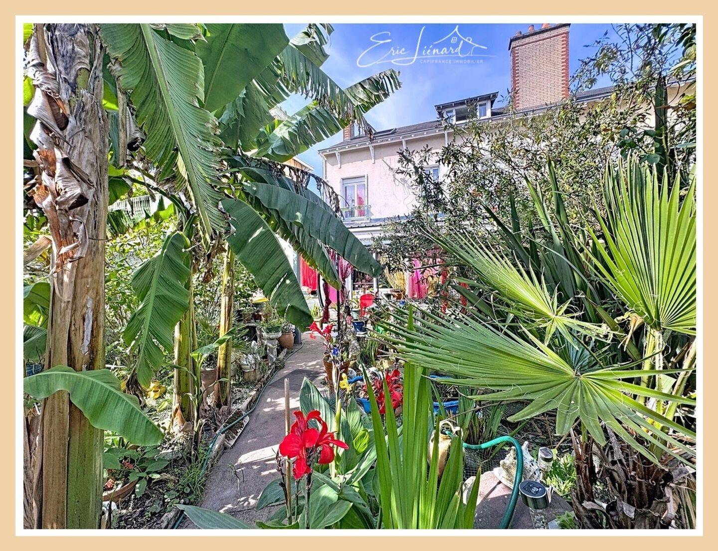 Maison 9 pièces 229 m² · à Saint-Maixent-l'École · 229 m² · 239 900 €