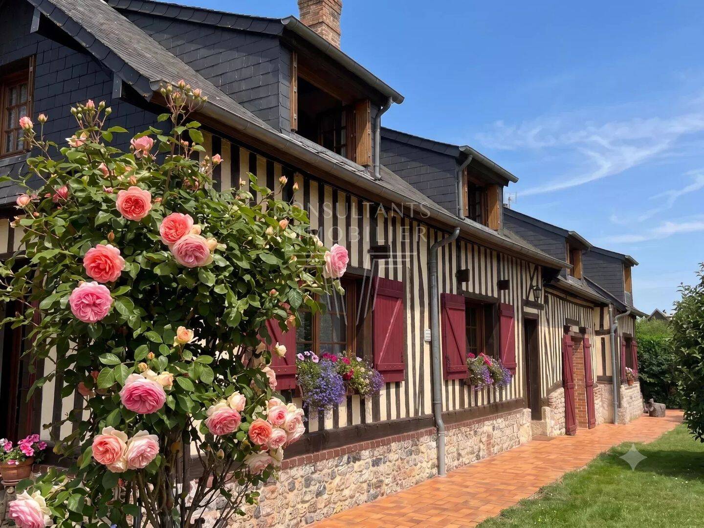 Maison 7 pièces 158 m² · à Pont-l'Évêque · 158 m² · 498 000 €