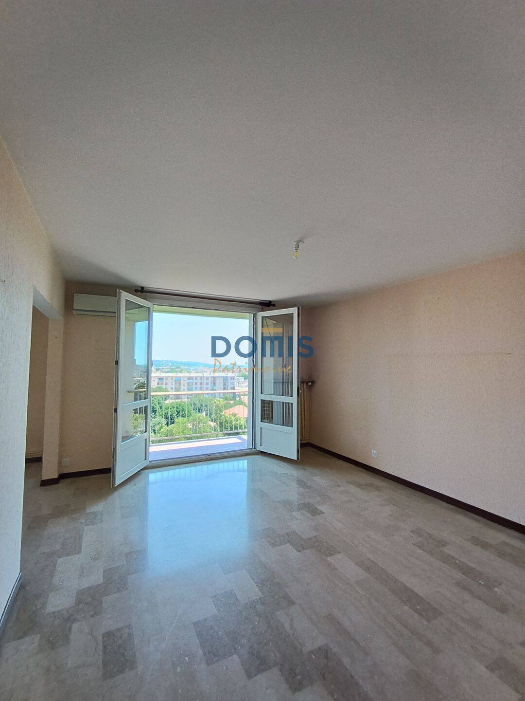 Appartement 3 pièces 77 m² · à Nîmes · 77 m² · 900 €