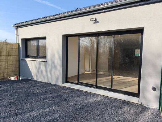 Maison à louer 1 174 € 3 pièces 2 chambres 90 m² 220 m² de terrain Beuvry-la-Forêt 59310