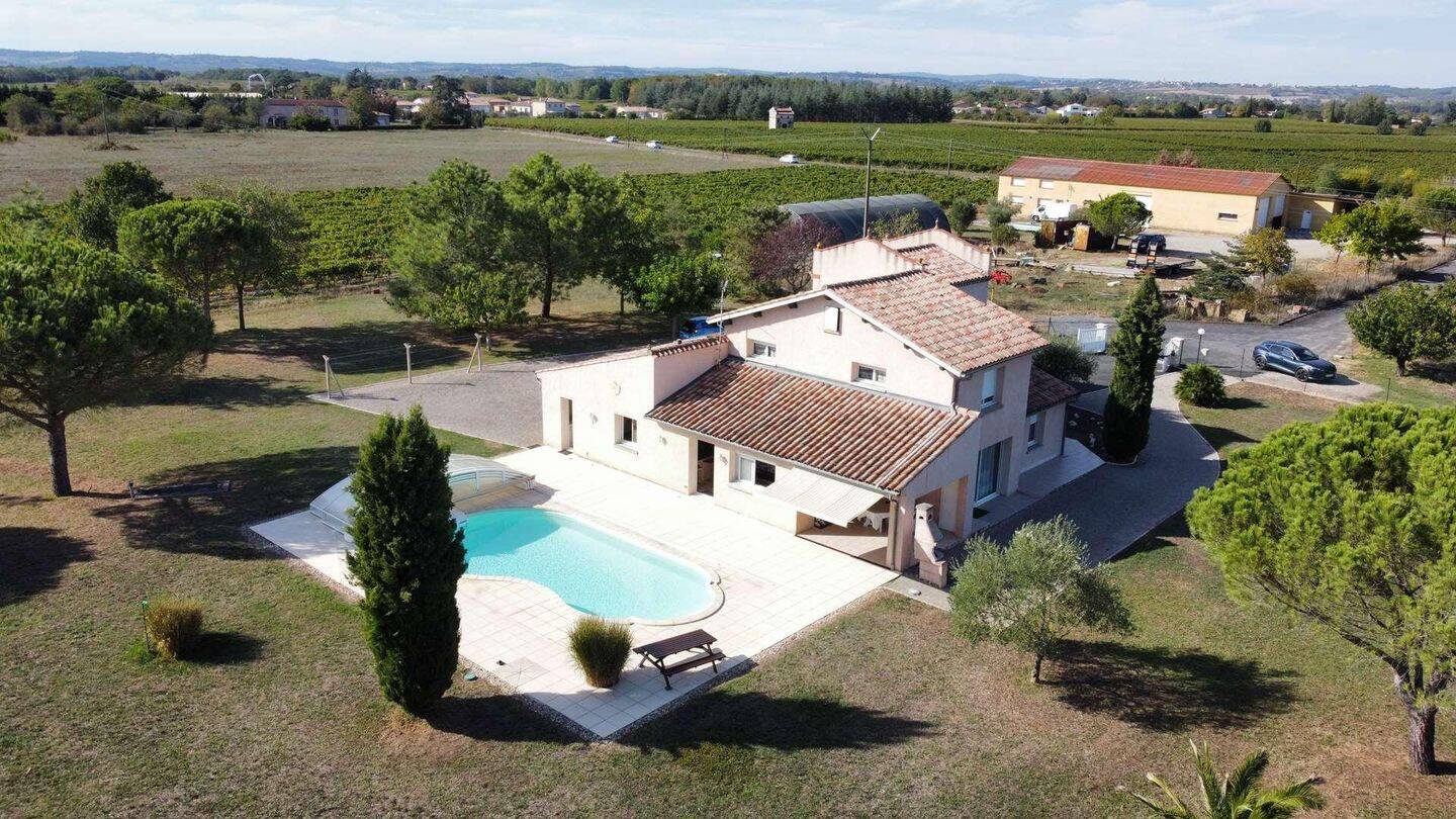 Maison 6 pièces 227 m² · à Lagrave · 227 m² · 399 000 €