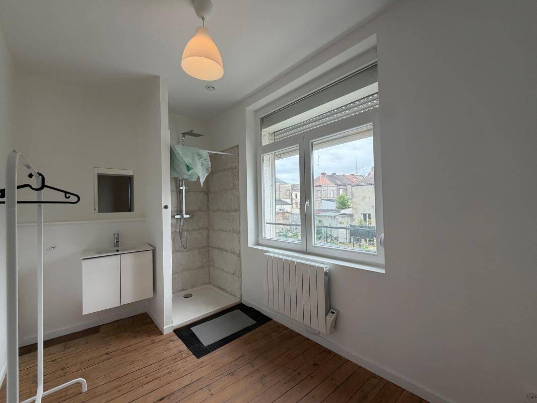 Colocation à louer - Valenciennes - 340 € - 2 pièces, 1 chambre, 1er étage · 340 €