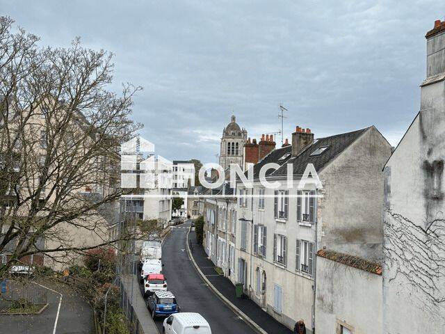 Appartement 1 pièce 19 m² · à Orléans · 19,3 m² · 422 €